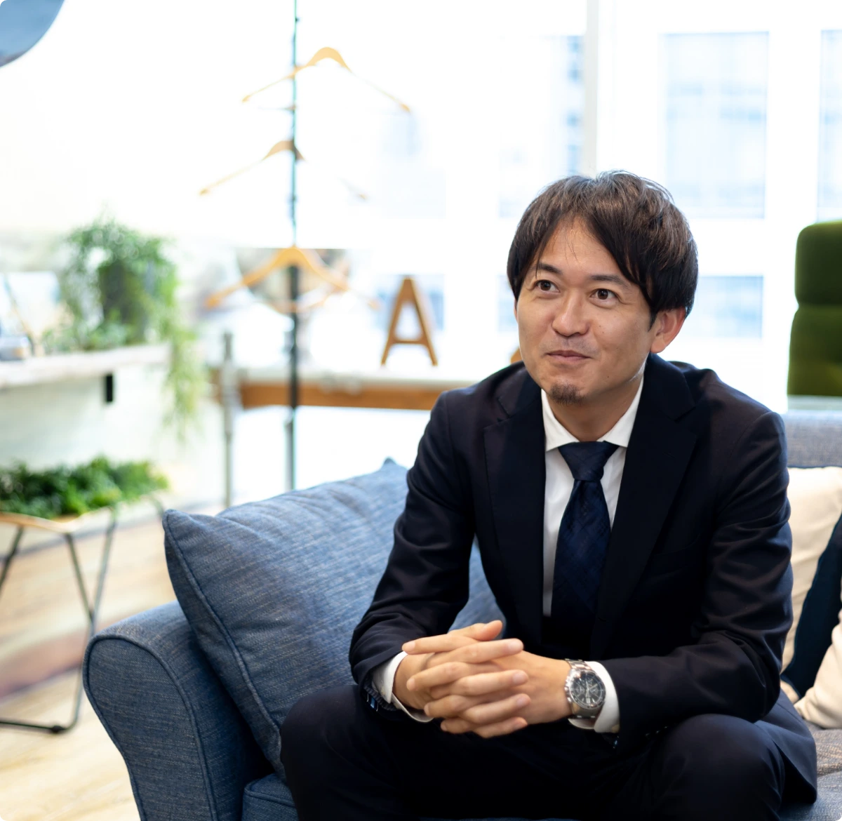 ハイキャリアの男性イメージ画像